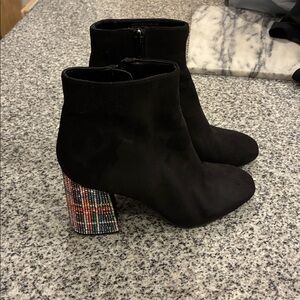 Betsey Johnson Kassie black faux suede ankle bootie with rhinestones size 5.5